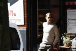Amsterdam 24 september 2020
Frank de Boer doet boodschappen in Amsterdam zuid. Hij rijdt nog in een mercedes met een USA kenteken