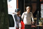 Amsterdam 24 september 2020
Frank de Boer doet boodschappen in Amsterdam zuid. Hij rijdt nog in een mercedes met een USA kenteken