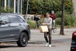 Amsterdam 24 september 2020
Frank de Boer doet boodschappen in Amsterdam zuid. Hij rijdt nog in een mercedes met een USA kenteken