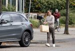 Amsterdam 24 september 2020
Frank de Boer doet boodschappen in Amsterdam zuid. Hij rijdt nog in een mercedes met een USA kenteken
