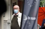 Amsterdam 30 september 2020
Frans Mulder doet boodschappen met een mondkapje.