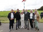 Anna Pauwlona 26 september 2020
Gerard Joling is bij de onthulling van een herdenkingsplakaat van een neergestort vliegtuig in 2e wereldoorlog. Cor de vriend van zijn moeder werd geeerd .