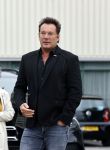 Anna Pauwlona 26 september 2020
Gerard Joling is bij de onthulling van een herdenkingsplakaat van een neergestort vliegtuig in 2e wereldoorlog. Cor de vriend van zijn moeder werd geeerd .