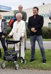 Anna Pauwlona 26 september 2020
Gerard Joling is bij de onthulling van een herdenkingsplakaat van een neergestort vliegtuig in 2e wereldoorlog. Cor de vriend van zijn moeder werd geeerd .