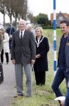 Anna Pauwlona 26 september 2020
Gerard Joling is bij de onthulling van een herdenkingsplakaat van een neergestort vliegtuig in 2e wereldoorlog. Cor de vriend van zijn moeder werd geeerd .