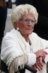 Anna Pauwlona 26 september 2020
Gerard Joling is bij de onthulling van een herdenkingsplakaat van een neergestort vliegtuig in 2e wereldoorlog. Cor de vriend van zijn moeder werd geeerd .