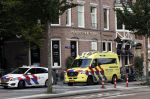 Amsterdam 7 oktober 2020
Voor de restaurants van Gordon staan een ambulance en een politie auto.
