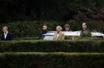 Naarden 8 oktober 2020
Begrafenis Jan des Bouvrie  op algemene begraafplaats Nieuw Valkeveen.
o a Zoons Jan Jr Jean Marc Marc Schroder en Bob Wisse droegen de kist