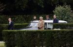Naarden 8 oktober 2020
Begrafenis Jan des Bouvrie  op algemene begraafplaats Nieuw Valkeveen.
o a Zoons Jan Jr Jean Marc Marc Schroder en Bob Wisse droegen de kist