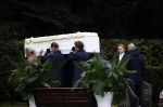 Naarden 8 oktober 2020
Begrafenis Jan des Bouvrie  op algemene begraafplaats Nieuw Valkeveen.
o a Zoons Jan Jr Jean Marc Marc Schroder en Bob Wisse droegen de kist
