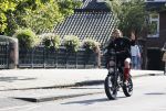 Amsterdam 19 september 2020
Johnny Heitinga op zijn electrische fiets
