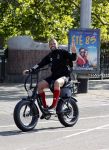 Amsterdam 19 september 2020
Johnny Heitinga op zijn electrische fiets