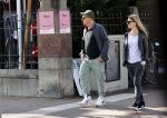 Amsterdam 19 september 2020
Johnny de Mol met zijn vrouw Anouk op het museumplein