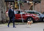 Amsterdam 7 oktober 2020
Mark Baanders met zijn hond in Amsterdam zuid. (Powned verslaggever)
