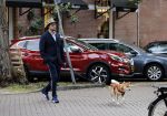 Amsterdam 7 oktober 2020
Mark Baanders met zijn hond in Amsterdam zuid. (Powned verslaggever)