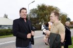 Anna Pauwlona 26 september 2020
Gerard Joling is bij de onthulling van een herdenkingsplakaat van een neergestort vliegtuig in 2e wereldoorlog. Cor de vriend van zijn moeder werd geeerd . Nick Dijkman