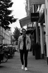 Amsterdam 30 september 2020
Nino Wilkes met een vriendin  op de pc hooftstraat