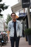 Amsterdam 30 september 2020
Nino Wilkes met een vriendin  op de pc hooftstraat
