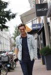 Amsterdam 30 september 2020
Nino Wilkes met een vriendin  op de pc hooftstraat