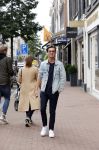 Amsterdam 30 september 2020
Nino Wilkes met een vriendin  op de pc hooftstraat