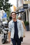 Amsterdam 30 september 2020
Nino Wilkes met een vriendin  op de pc hooftstraat