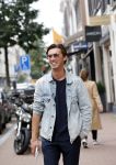 Amsterdam 30 september 2020
Nino Wilkes met een vriendin  op de pc hooftstraat