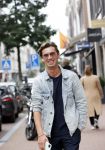 Amsterdam 30 september 2020
Nino Wilkes met een vriendin  op de pc hooftstraat