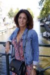 Amsterdam 18 september 2020
Rachel Hazes laat een tatoo zetten bij Hankypanky tatooshop op de wallen. Het woord mama wordt getatoeerd met daarin as van haar moeder.