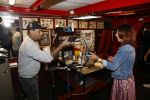 Amsterdam 18 september 2020
Rachel Hazes laat een tatoo zetten bij Hankypanky tatooshop op de wallen. Het woord mama wordt getatoeerd met daarin as van haar moeder.