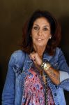 Amsterdam 18 september 2020
Rachel Hazes laat een tatoo zetten bij Hankypanky tatooshop op de wallen. Het woord mama wordt getatoeerd met daarin as van haar moeder.