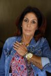 Amsterdam 18 september 2020
Rachel Hazes laat een tatoo zetten bij Hankypanky tatooshop op de wallen. Het woord mama wordt getatoeerd met daarin as van haar moeder.