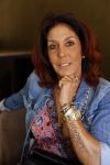 Amsterdam 18 september 2020
Rachel Hazes laat een tatoo zetten bij Hankypanky tatooshop op de wallen. Het woord mama wordt getatoeerd met daarin as van haar moeder.