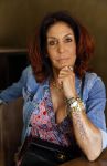 Amsterdam 18 september 2020
Rachel Hazes laat een tatoo zetten bij Hankypanky tatooshop op de wallen. Het woord mama wordt getatoeerd met daarin as van haar moeder.