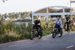 Amsterdam 22 september 2020
Skyler en Lia Witschge op hun electrische Knaap fietsen