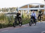 Amsterdam 22 september 2020
Skyler en Lia Witschge op hun electrische Knaap fietsen