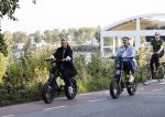 Amsterdam 22 september 2020
Skyler en Lia Witschge op hun electrische Knaap fietsen