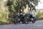 Amsterdam 22 september 2020
Skyler en Lia Witschge op hun electrische Knaap fietsen