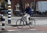 Amsterdam 29 september 2020
Ursul de Geer fietsend in Amsterdam zuid