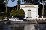 Weesp 21 september 2020
Mooi huis in centrum Weesp aan de Vecht met een mooie interboat voor de deur.