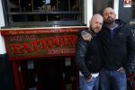 Amsterdam 18 september 2020
Rachel Hazes laat een tatoo zetten bij Hankypanky tatooshop op de wallen. Het woord mama wordt getatoeerd met daarin as van haar moeder. familie Willem v Boxtel.