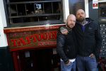 Amsterdam 18 september 2020
Rachel Hazes laat een tatoo zetten bij Hankypanky tatooshop op de wallen. Het woord mama wordt getatoeerd met daarin as van haar moeder. familie Willem v Boxtel.