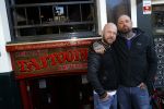 Amsterdam 18 september 2020
Rachel Hazes laat een tatoo zetten bij Hankypanky tatooshop op de wallen. Het woord mama wordt getatoeerd met daarin as van haar moeder. familie Willem v Boxtel.