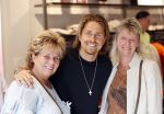 Lelystad 3 september 2021
Andre Hazes en Djarno Hofland hebben een AH6 geopend in de outlet in lelystad.