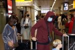 Amsterdam 17 oktober 2021
Andre Hazes en zijn moeder rachel Hazes rriveren op schiphol nadat Andre 4 weken in Spanje is geweest.
