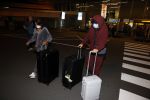 Amsterdam 17 oktober 2021
Andre Hazes en zijn moeder rachel Hazes rriveren op schiphol nadat Andre 4 weken in Spanje is geweest.