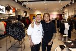 Lelystad 3 september 2021
Andre Hazes en Djarno Hofland hebben een AH6 geopend in de outlet in lelystad.