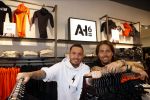 Lelystad 3 september 2021
Andre Hazes en Djarno Hofland hebben een AH6 geopend in de outlet in lelystad.