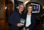 Volendam 12 oktober 2021
Boekpresentatie Jan Keizer bij Hotel Spaander in Volendam . Alle oude bendleden van BZN zijn aanwezig zoals Annie Schilder Carola Smit Jan Tuijp Jack Veerman Thomas Tol Dick Plat