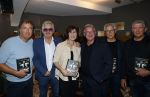 Volendam 12 oktober 2021
Boekpresentatie Jan Keizer bij Hotel Spaander in Volendam . Alle oude bendleden van BZN zijn aanwezig zoals Annie Schilder Carola Smit Jan Tuijp Jack Veerman Thomas Tol Dick Plat en John Meijer
