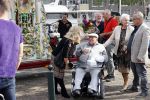 Vlaardingen 17 september 2021
Bas v Toor viert zijn 86e verjaardag . Er is een defile met Bassie en Adriaan auto's. Ook de vrouw van Bas , Coby zijn dochter Liesbeth en schoonzoon Evert waren aanwezig.
